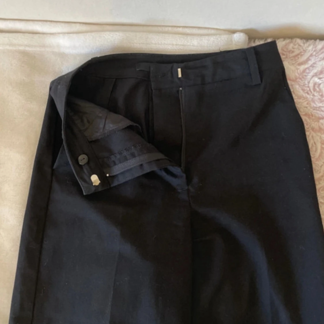 Svarta kostymbyxor från BikBok - 2