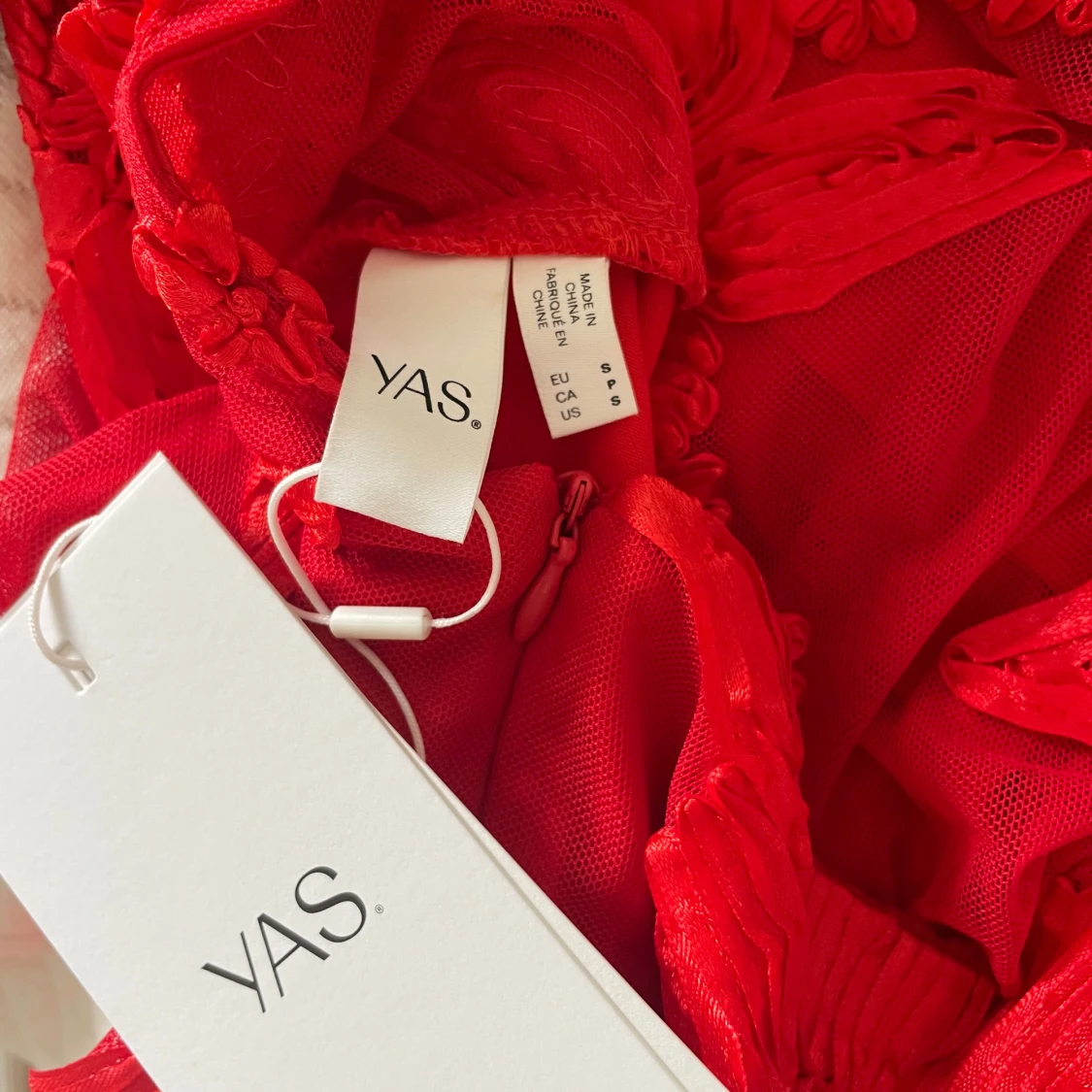 Röd blommig långklänning från YAS - 3