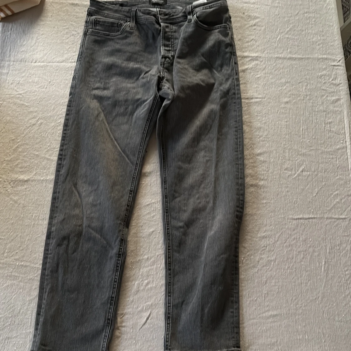Grå jeans från Jack & Jones, 31/30