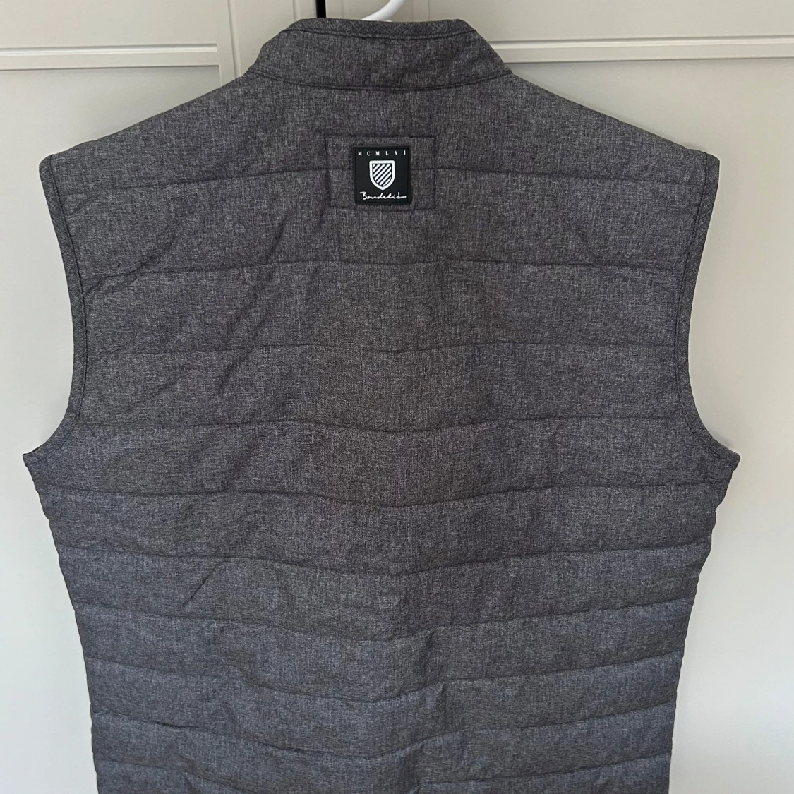 Grå quiltad dunväst från Bondelid - 1