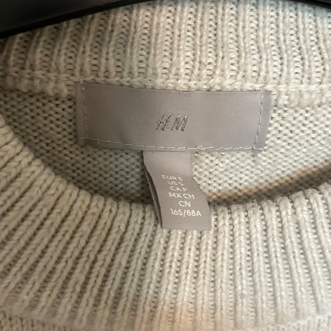 Beige stickad tröja från H&M - 1
