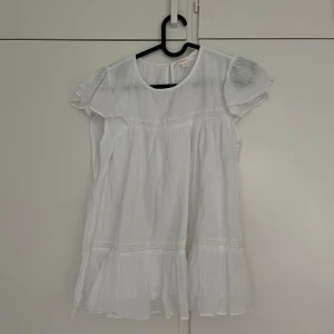 söt vit blus - jättegullig blus från gina Young 💞