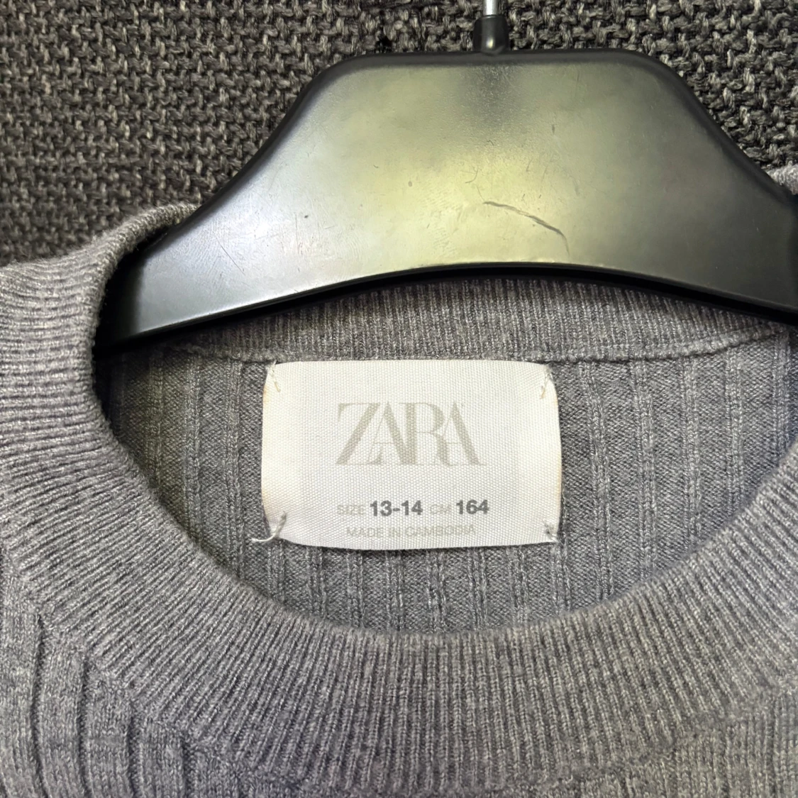 Grå ribbstickad  tröja  - 2