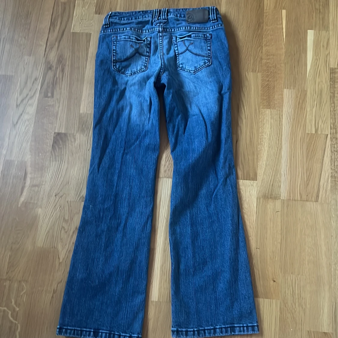 Blå bootcut jeans från S.Oliver - 3