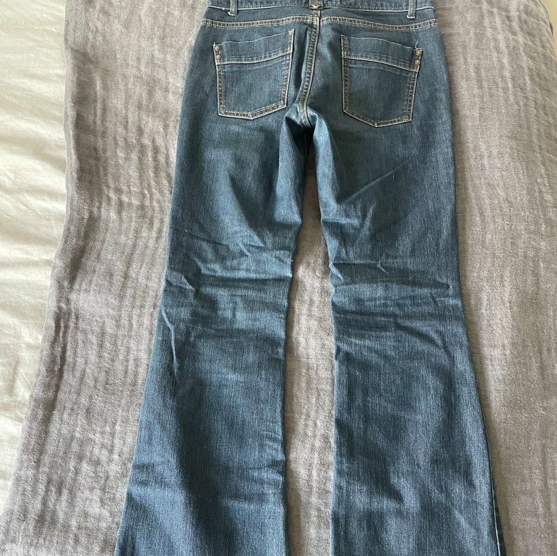 Blå lågmidjade bootcut jeans - 3