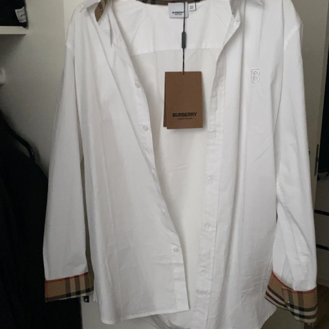 Vit Burberry skjorta helt ny