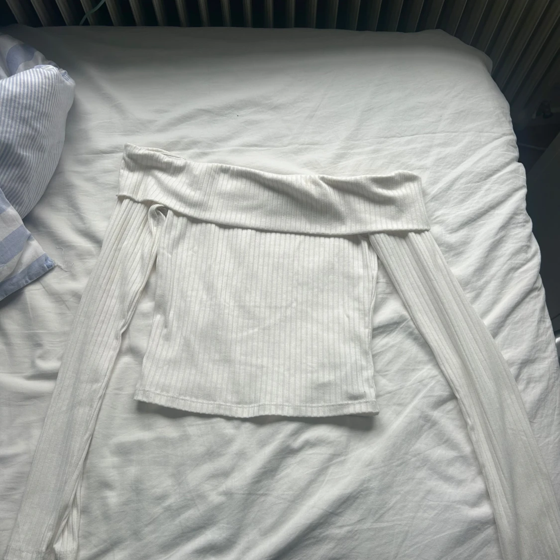 Vit offshoulder ribbad topp H&M Divided