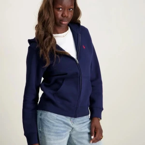 Polo Ralph Lauren - Blå fleece zip hoodie från ralph lauren. Storlek L ( 150-160 ). 