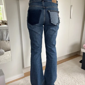 blå bootcut jeans - coola omgjorde jeans från ginatricot! 🤍