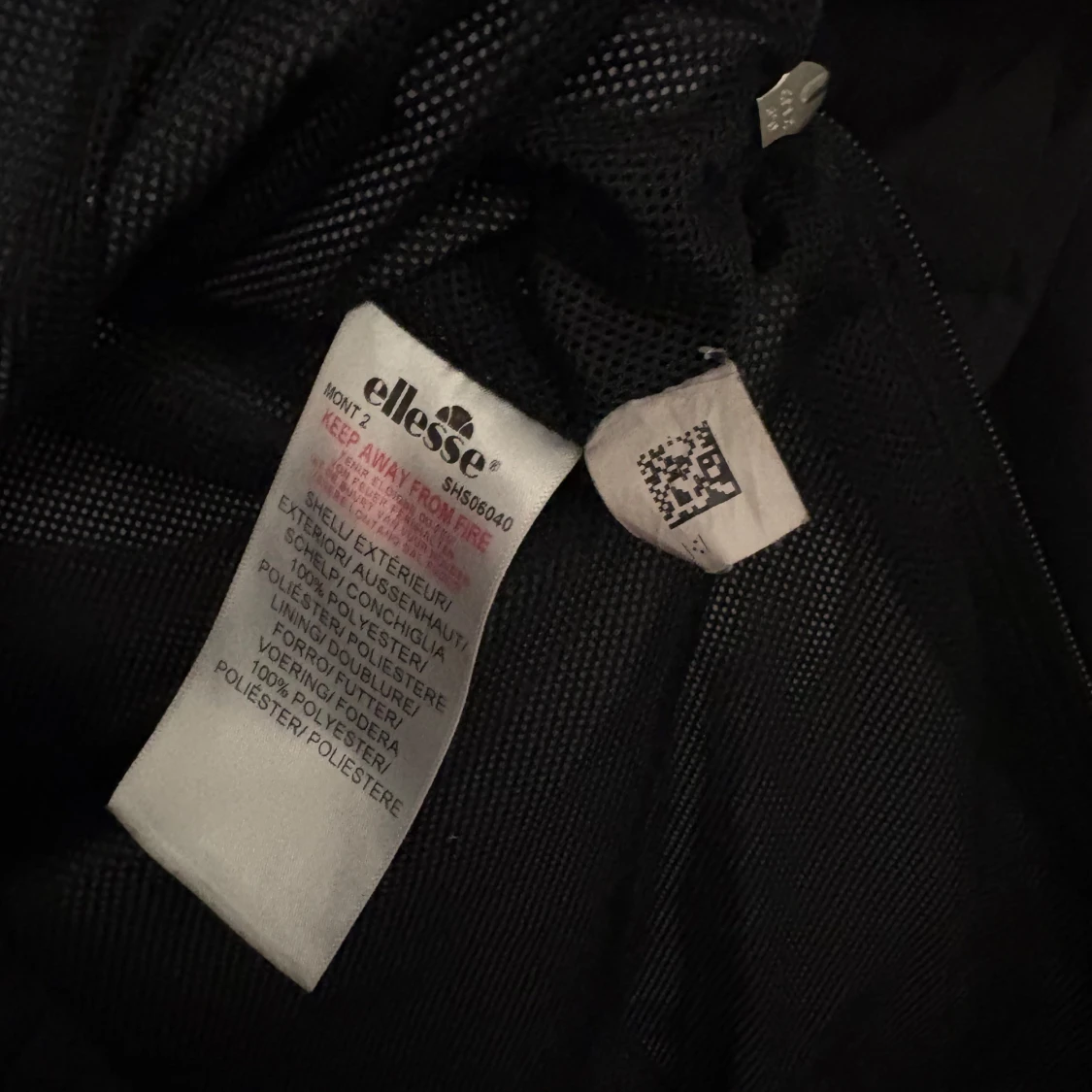 Svart vindjacka från Ellesse  - 4