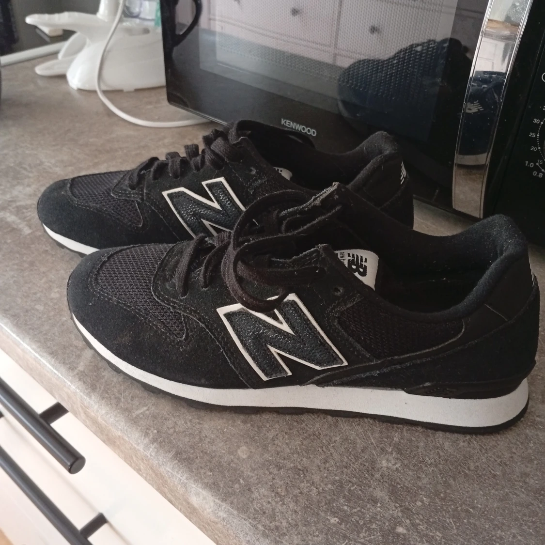 Svarta New Balance sneakers