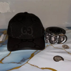 2 för 450 Gucci keps och dior bälte - Helt ny