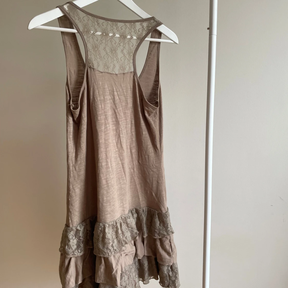 Brun volangklänning - 2