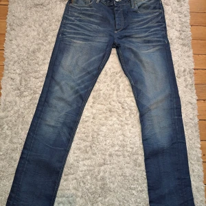Jack & Jones jeans 29/32 - Jätte bra skick inga tecken på användning, storlek 29/32