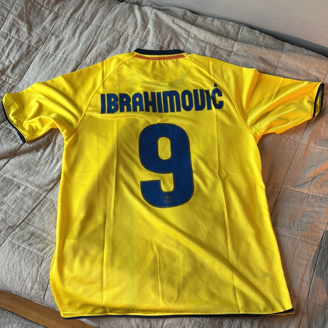 HELT NY Barcelona Retro fotbollströja 2008/09 Zlatan Ibrahimović  - 1