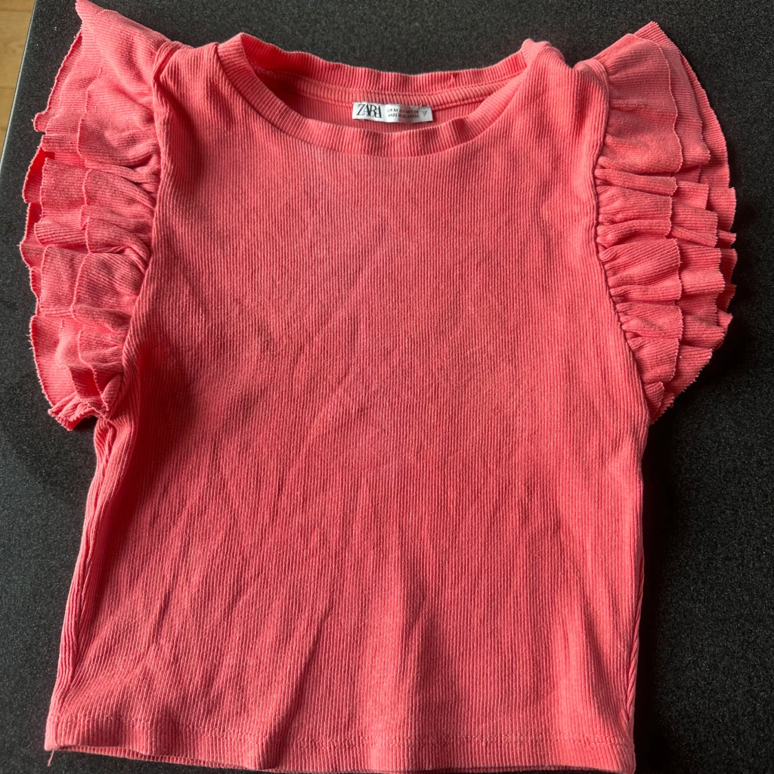 Rosa volangtopp från Zara