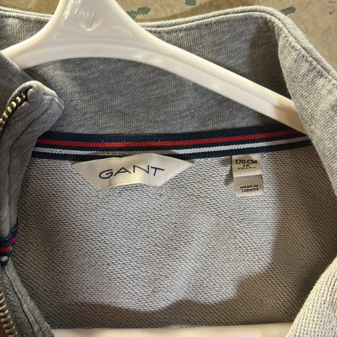 Grå half zip tröja från GANT - 2