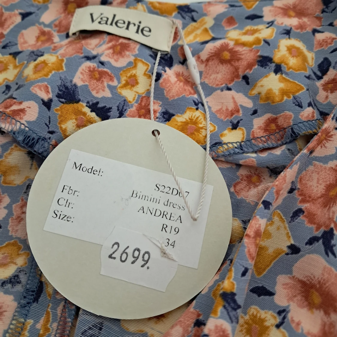 Blommig kortklänning från Valerie - 1