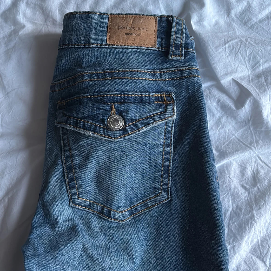 Blå jeans från Gina Tricot, Perfect Jeans - 1