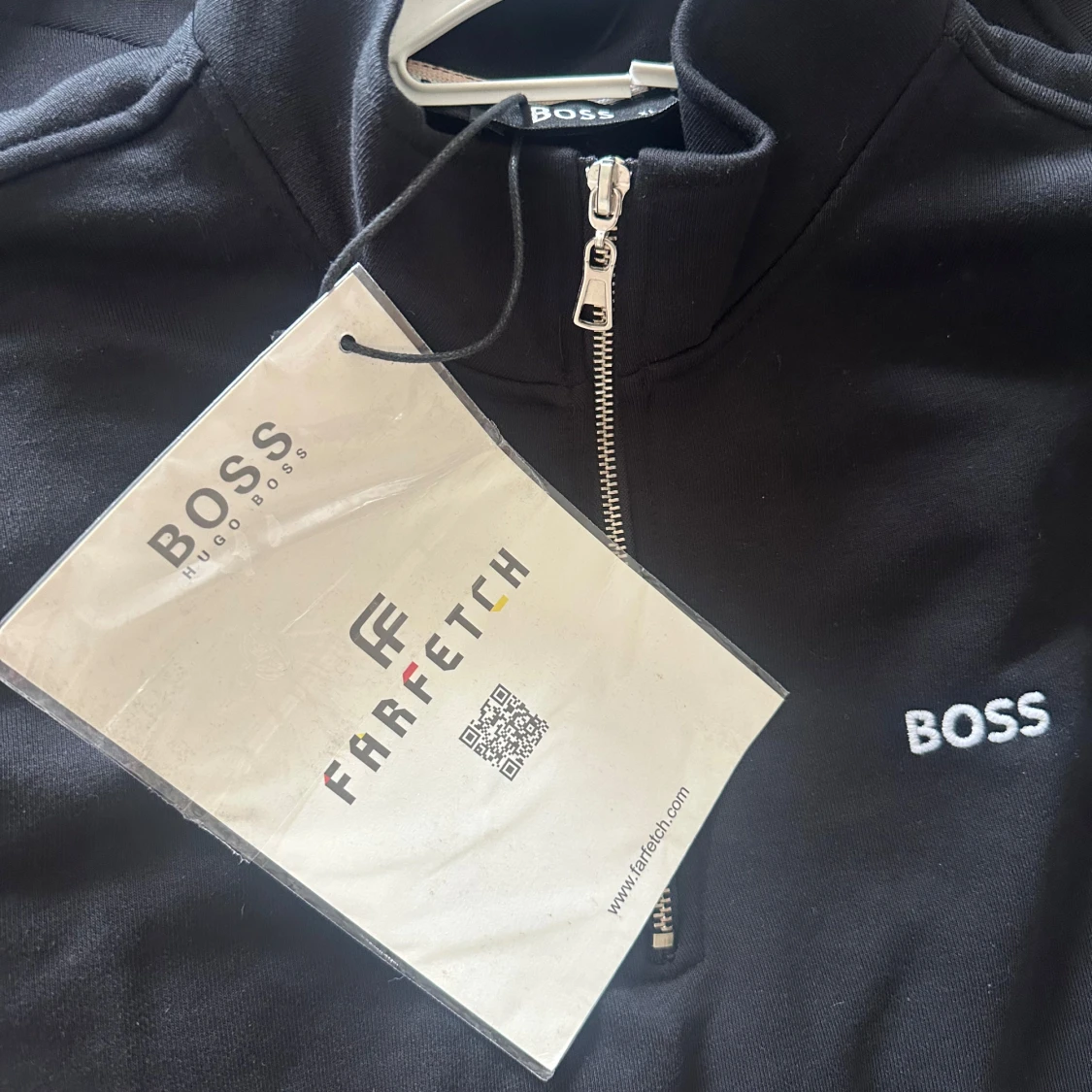 Svart half zip tröja från BOSS - 2