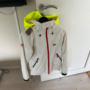  Helly Hansen jacka  - Hellyhansen jacka i bra skick 