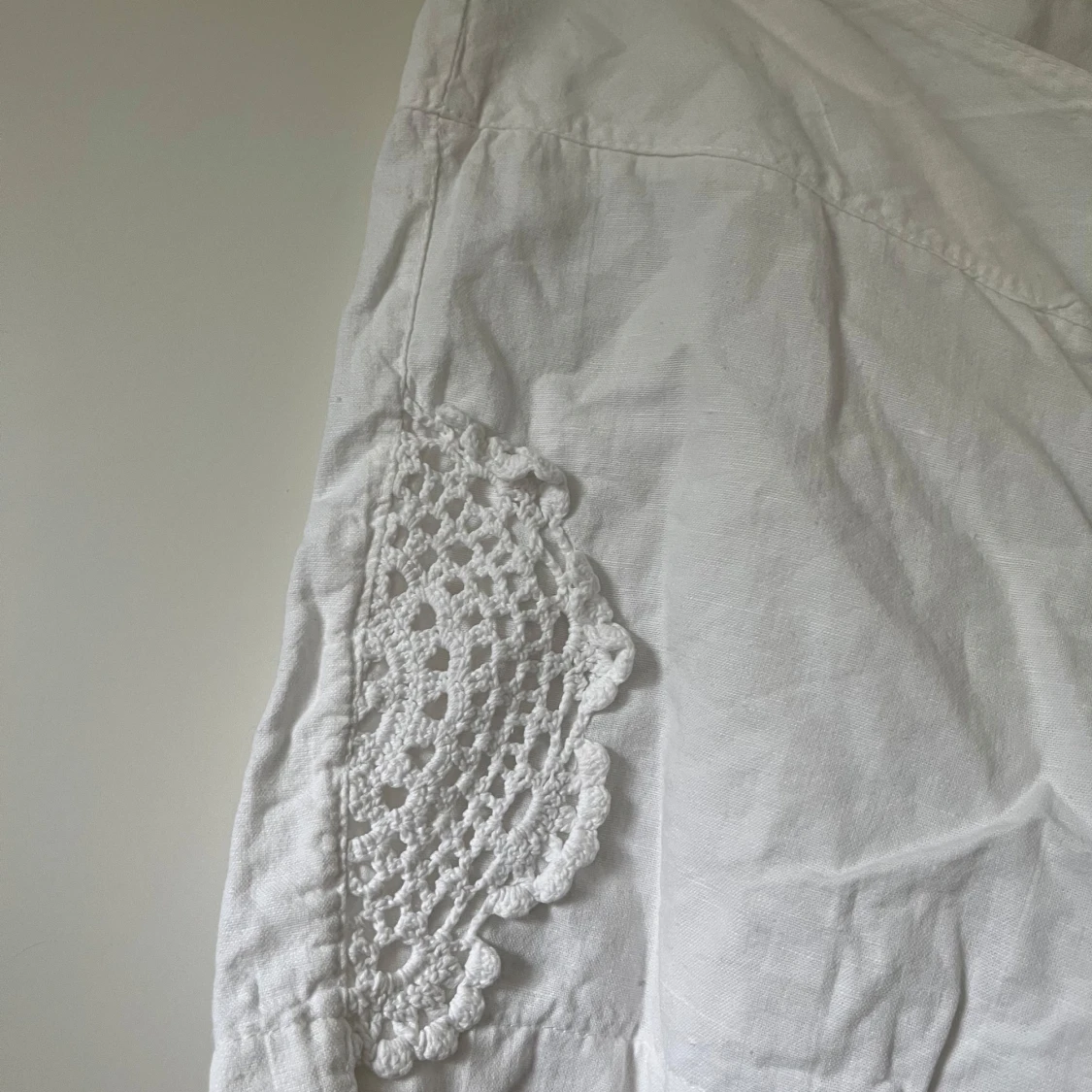 Linne shorts med detalj - 1