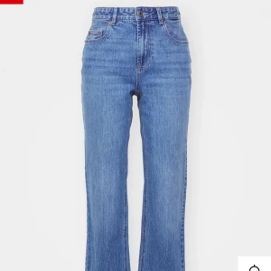 Raka jeans - Jeans från Veromoda i modellen VMTESSA, högmidjade och raka. I storlek 27x34. Enbart använda vid fåtal tillfällen så som nya!