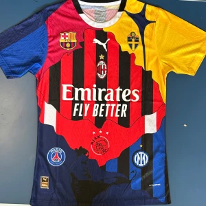 Ibrahimovic Fotbollströja - Helt ny Ibrahimovic Fotbollströja. Finns i storlek S, M och L