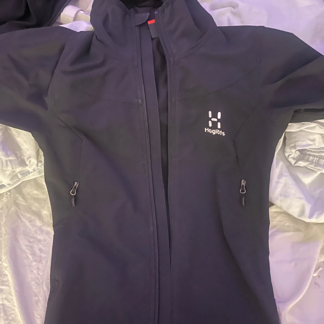 Svart softshelljacka från Haglöfs