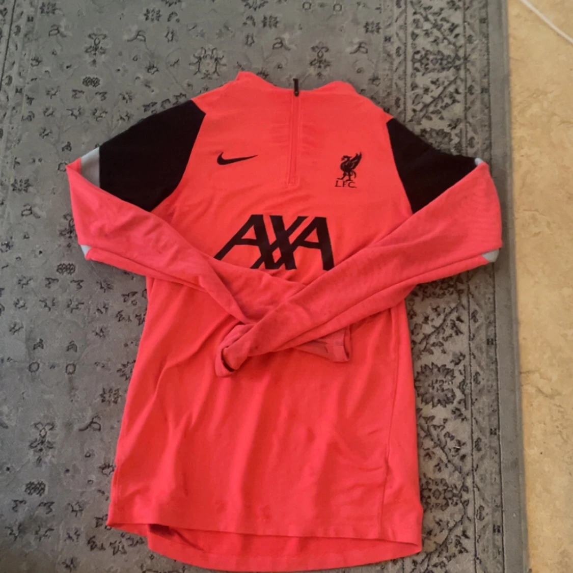 Röd tränings-tröja från Nike x Liverpool FC - 1