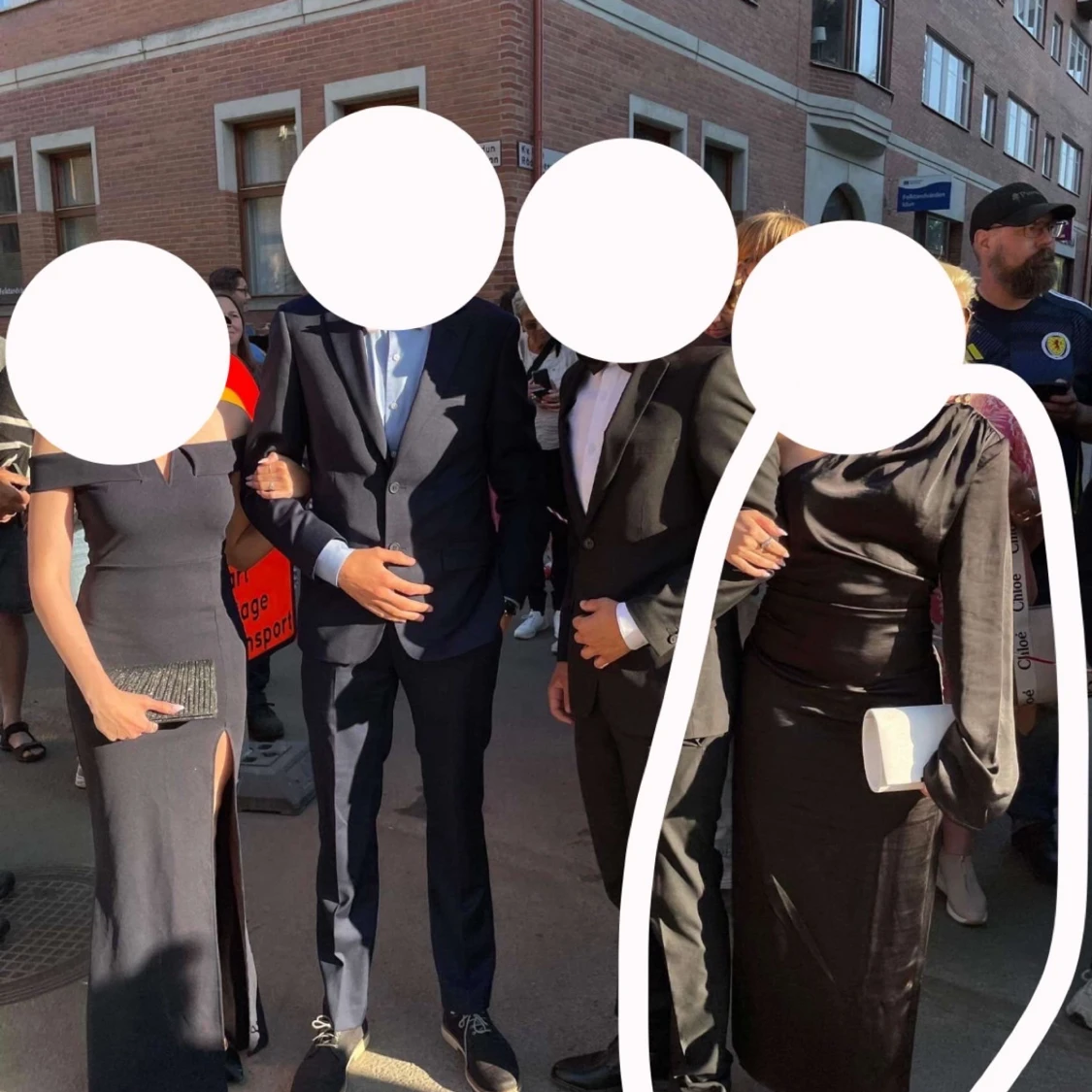 Svart balklänning med oneshoulder - 1