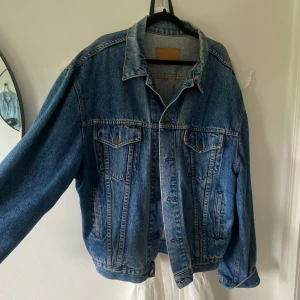 Vintage jeans jacka  - Vintage Levis jeansjacka💗 unisex💗 passar M/L💗skriv vid fler frågor💗