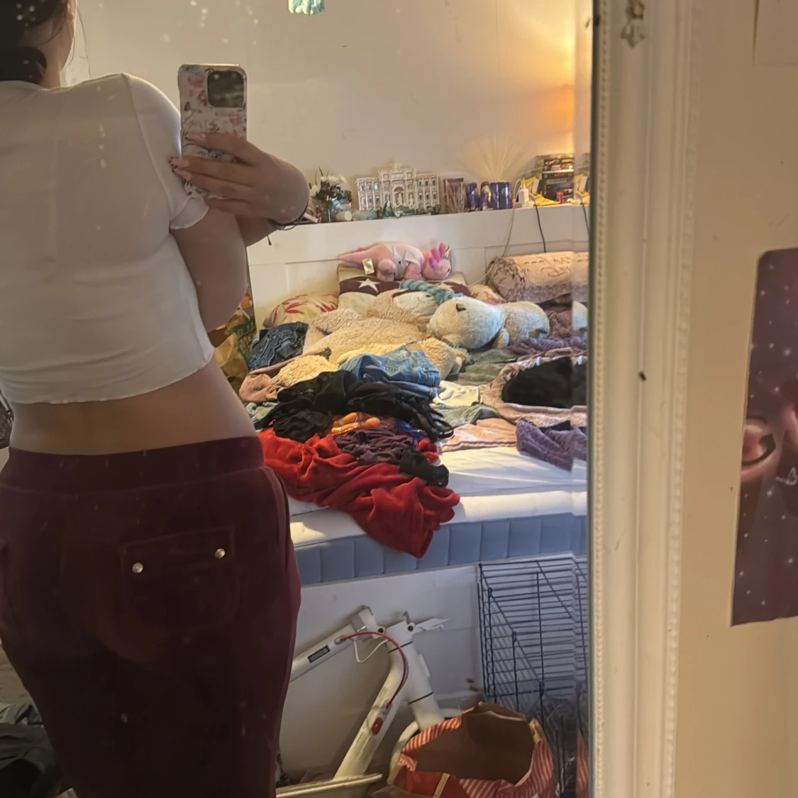 Vit croppad topp med ringdetaljer från FB Sister - 1