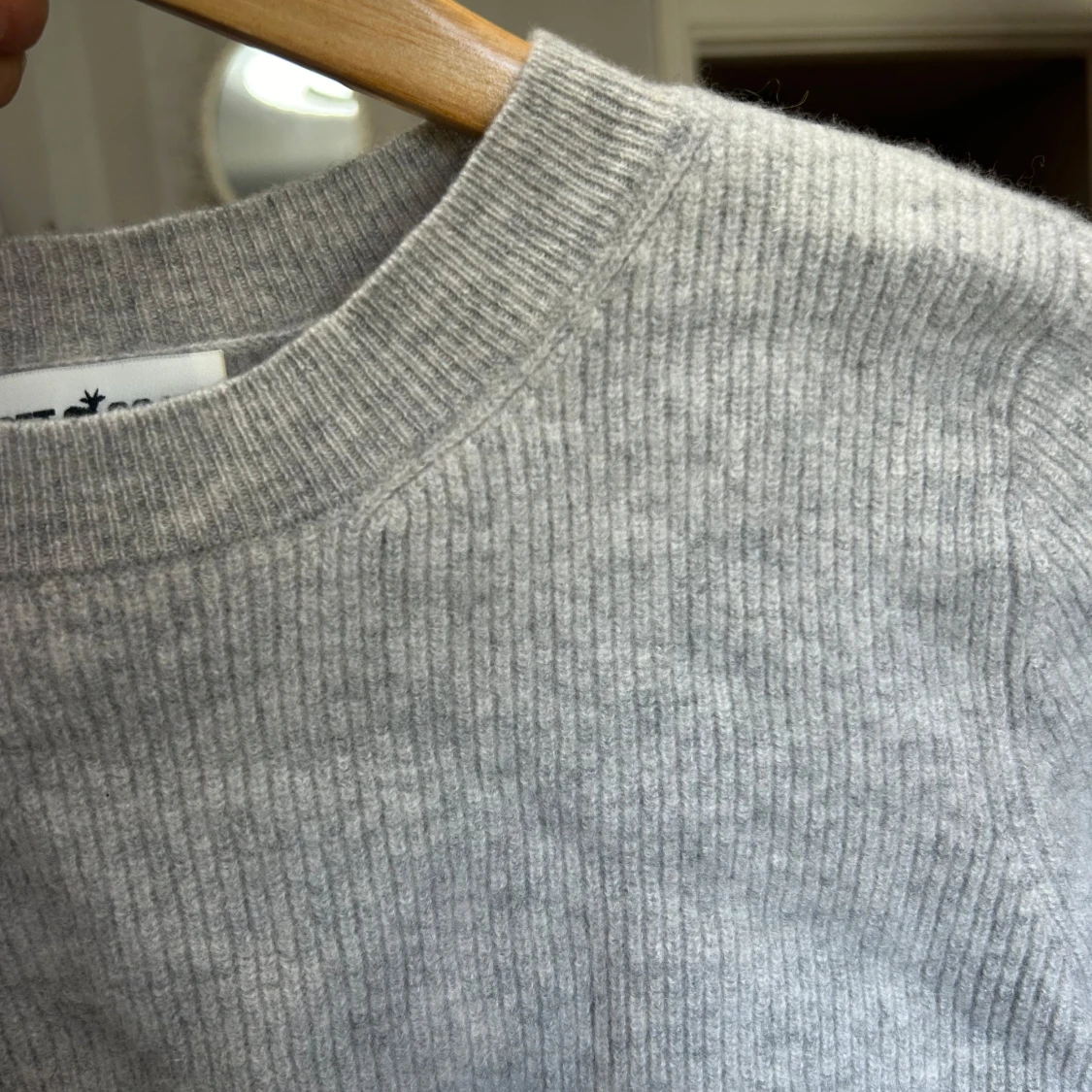 Ljusgrå stickad tröja från Soft Goat - 2