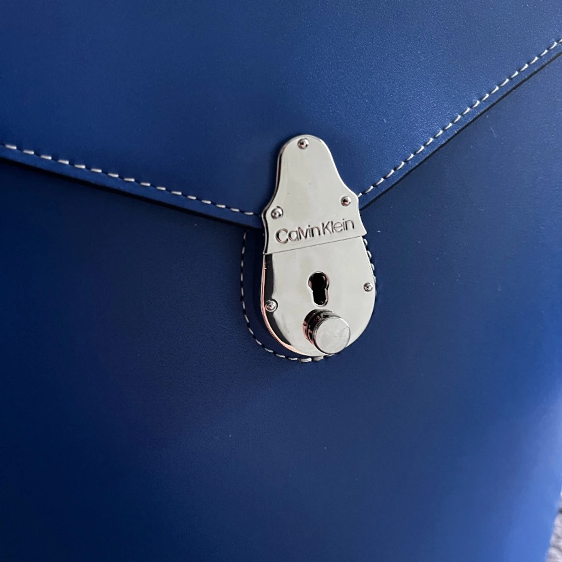 Blå axelväska från Calvin Klein - 1