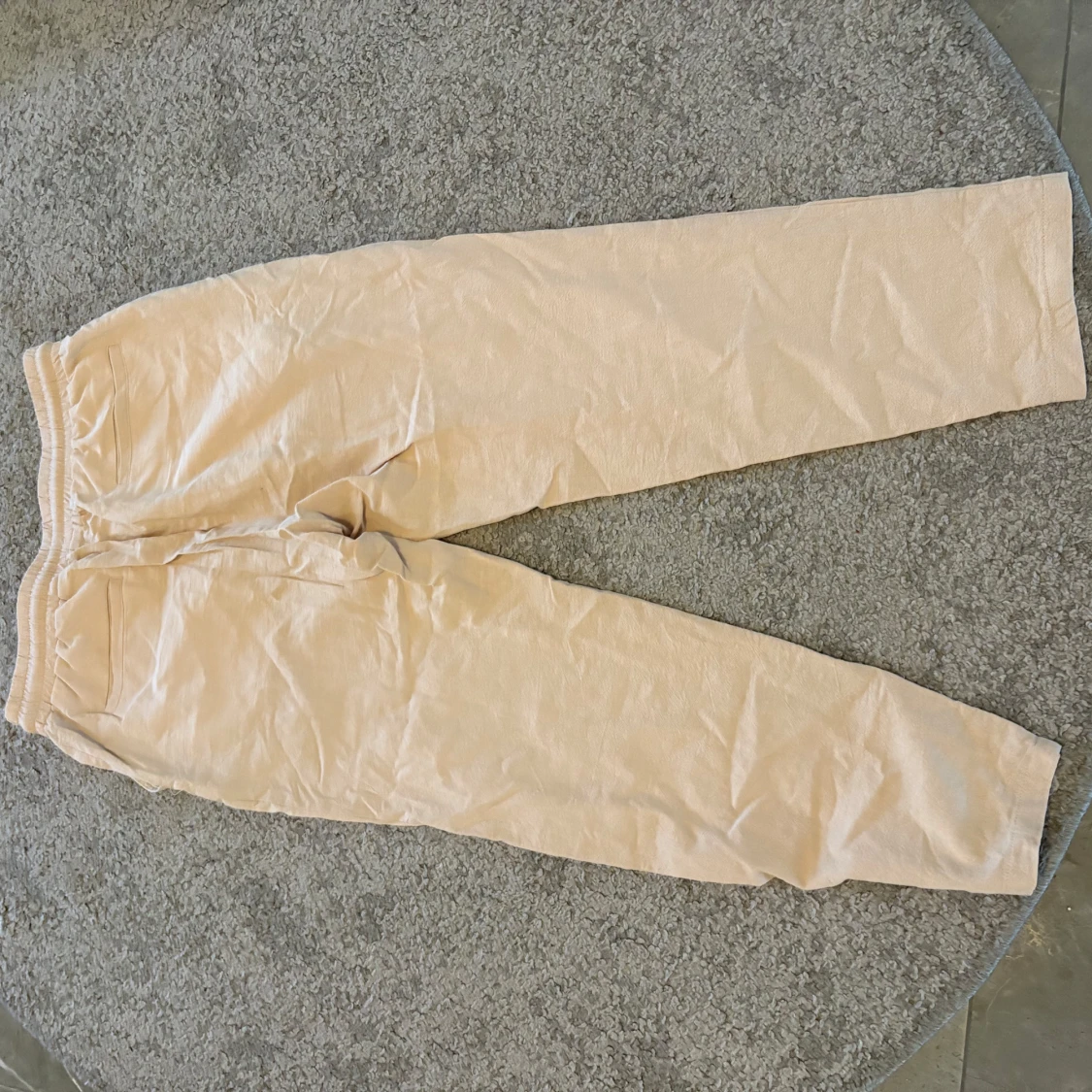 Beige mjukisbyxor från SHEIN - 1