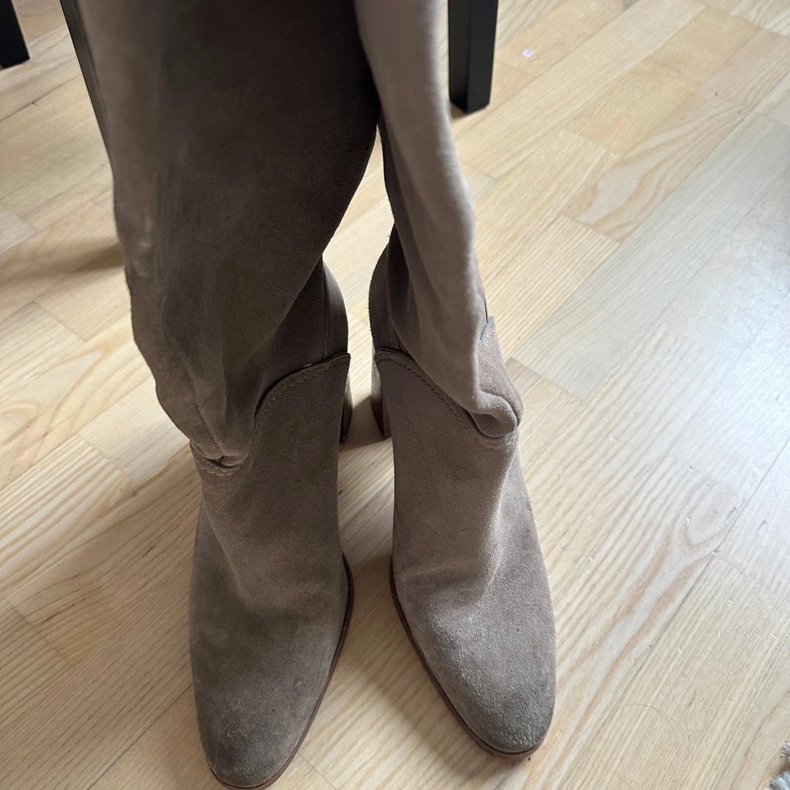 Beige boots med klack - 1