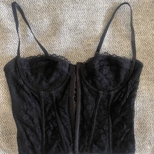 Svart spetskorsett med snörning - Superfin korsetttopp ifrån shein🖤