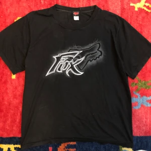 2000s fox tee - No flaws