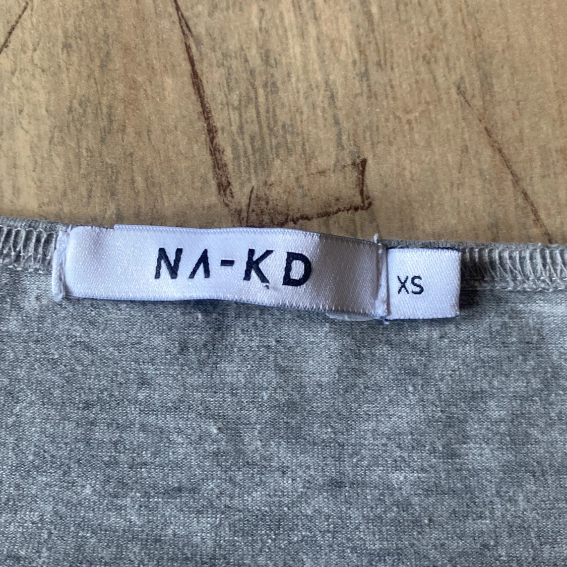 Grå långärmad topp från NA-KD - 1