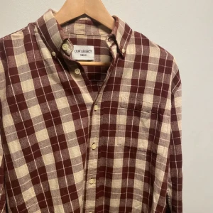 Our legacy skjorta - En snygg skjorta från our legacy köpt här på plick! Passar S/M