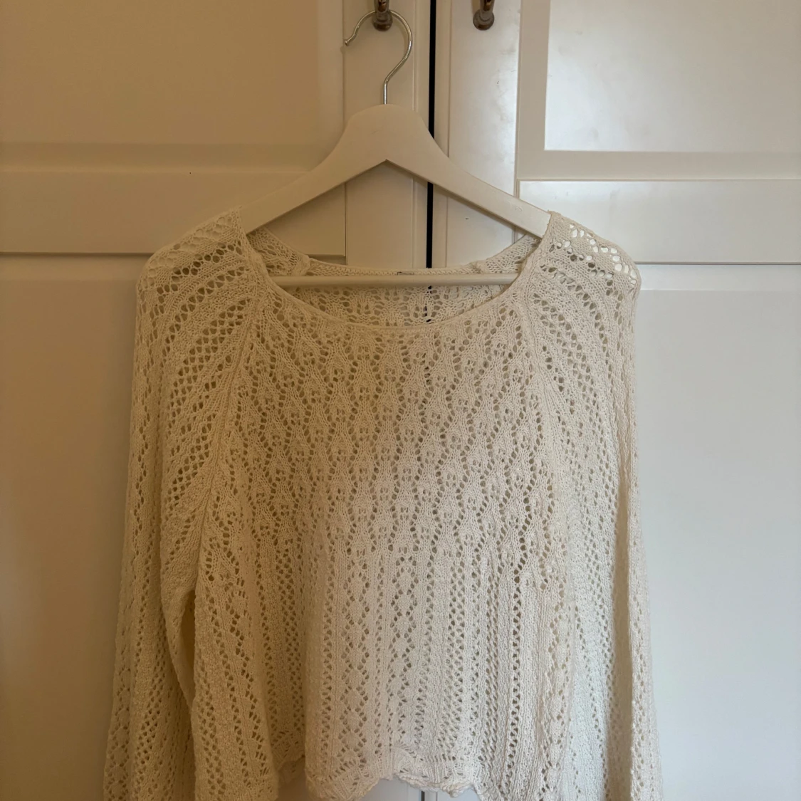 Vit stickad tröja - 1