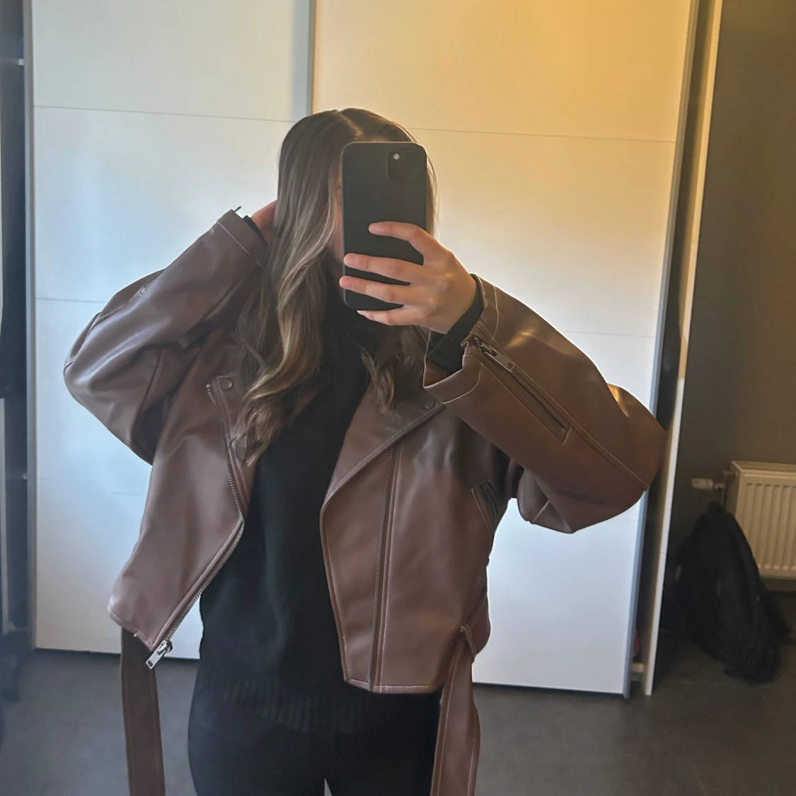 Brun skinnjacka med bälte - 2