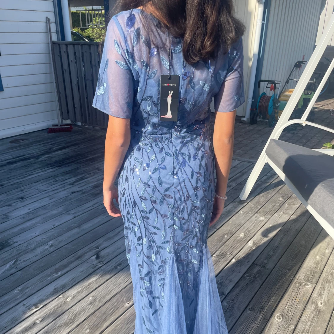 Vacker blå långklänning till bröllopet eller balen - 3