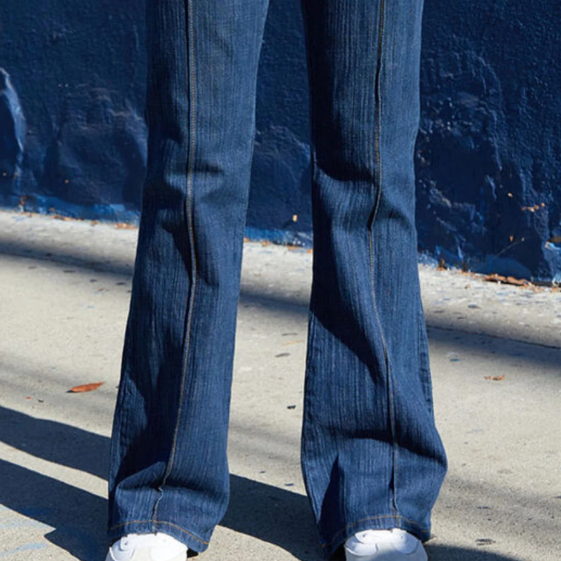 Blå bootcut low jeans  - 2