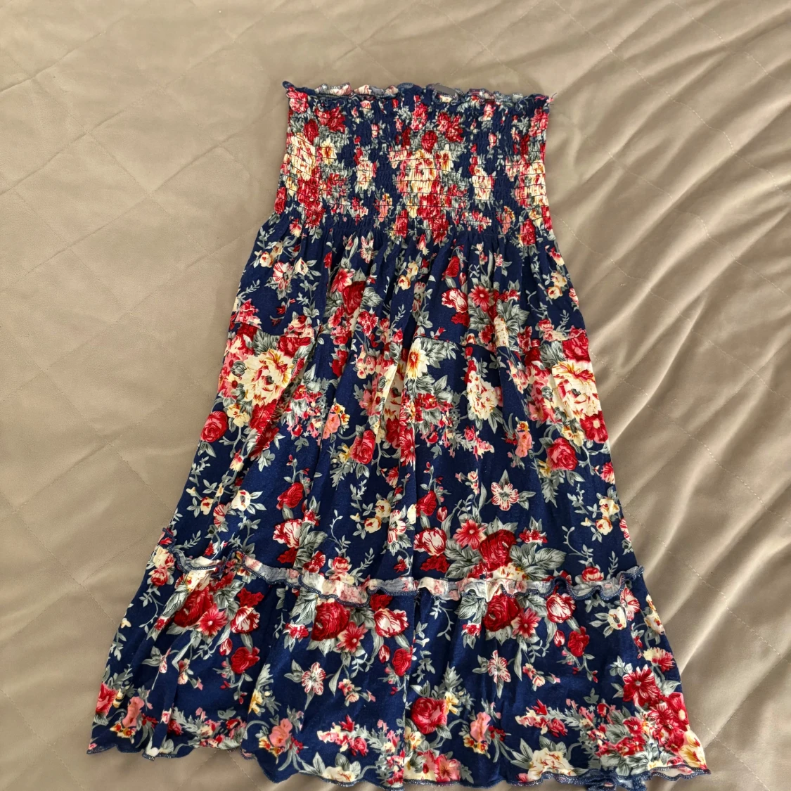 Blommig klänning  - 1