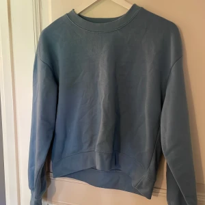 Sweatshirt  - Sweatshirt från zara i storlek S