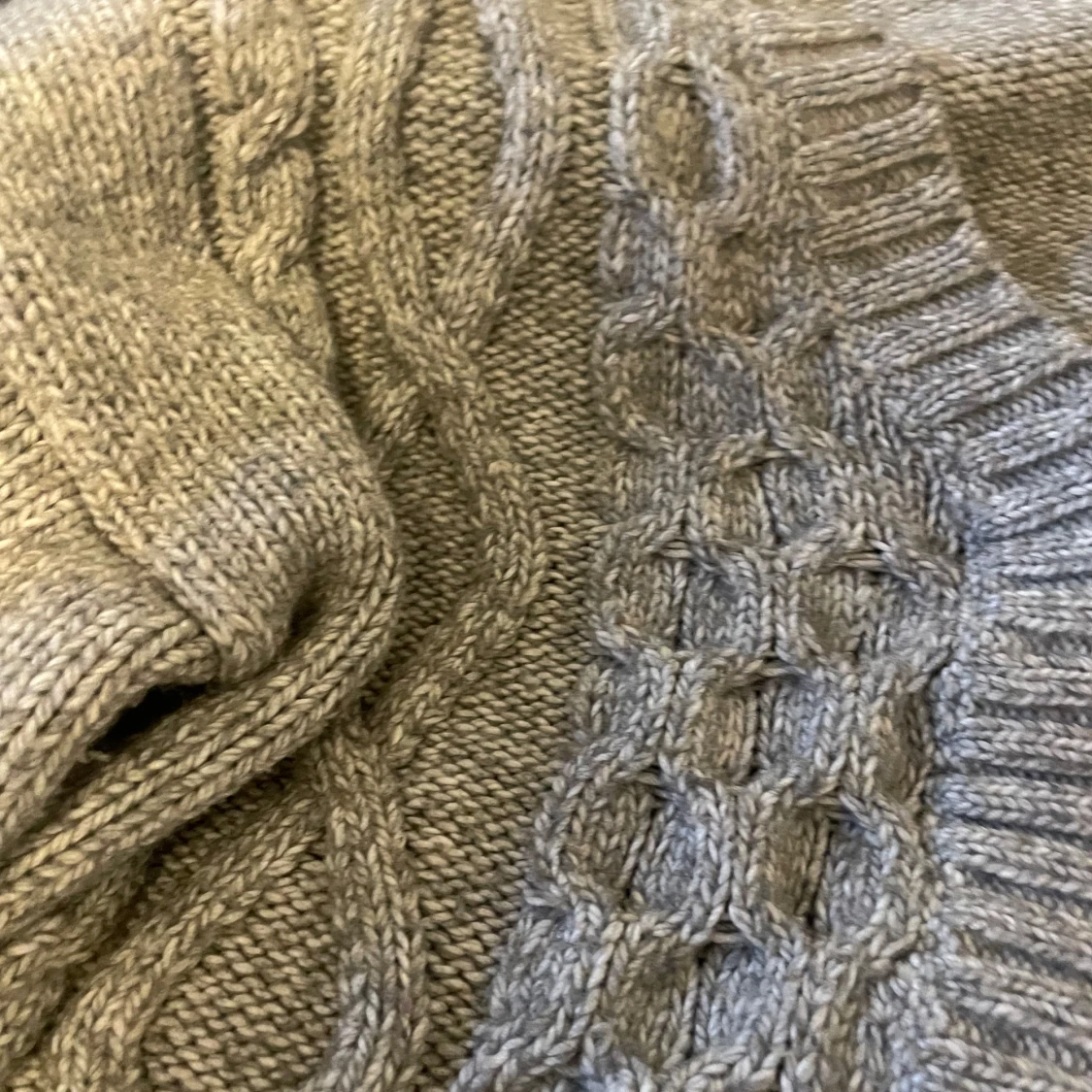 Grå croppad stickad kofta - 2