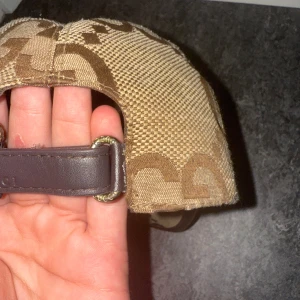 Skön keps  - Helt ny keps inga skador på den för bara 599kr!