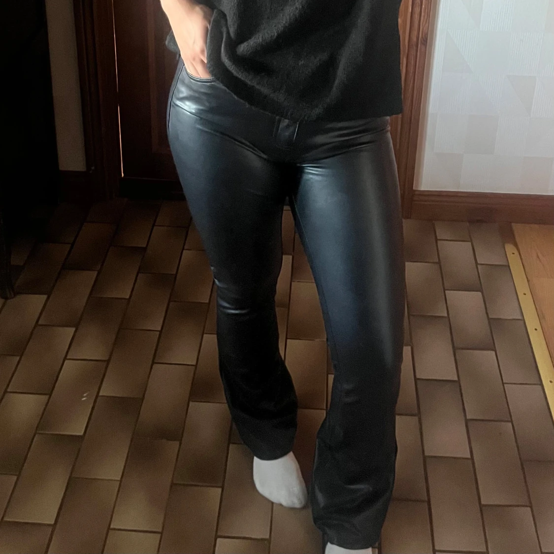 Svarta bootcut byxor i skinnlook Vero Moda